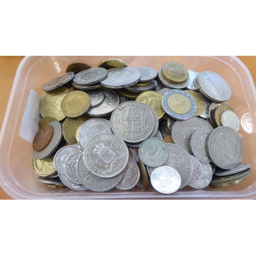 26 - Uncollated coins: to include USA, European, pre-Euro examples and South Africa issues