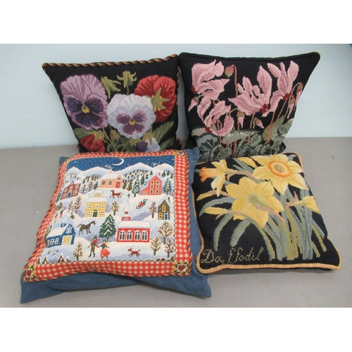 290 - A quantity of mainly tapestry covered scatter cushions