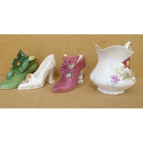 320 - Ceramic ornaments: to include examples by Lladro, Royal Doulton and Goebel