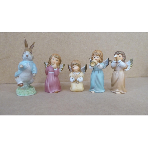 320 - Ceramic ornaments: to include examples by Lladro, Royal Doulton and Goebel