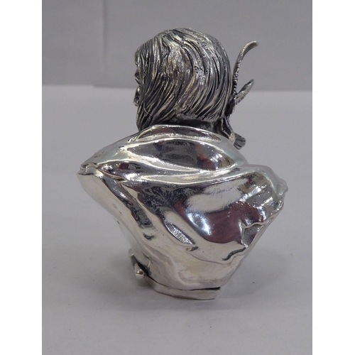 15 - A silver plated vesta case, fashioned as a native American Indian