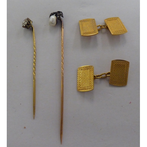 218 - Jewellery: to include a pair of 9ct gold tablet design earrings 