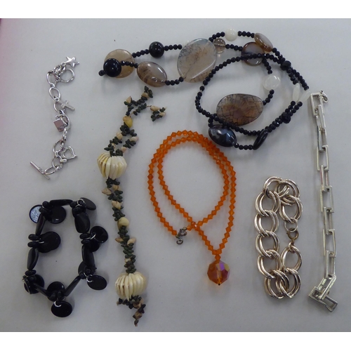 118 - Costume and ethnic jewellery: to include bracelets and bangles 