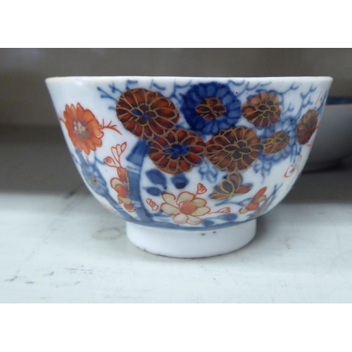 141 - Mainly 18th/19thC Chinese and English porcelain: to include two tea bowls and saucers, decorated wit... 