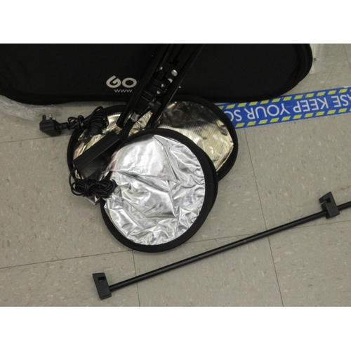 159 - Studio lighting equipment: to include a height adjustable ring light, on a tripod base  