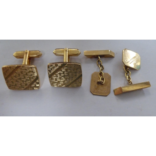 176 - Items of personal ornament: to include a pair of 9ct gold cufflinks  boxed 