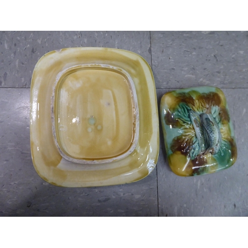 202 - 19th and 20thC ceramics: to include a tri-coloured majolica sardine dish  8