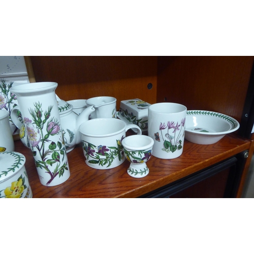 258 - Portmeirion china, Botanic Garden pattern tableware