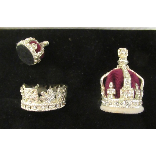 16 - Collectables: to include a Royal Society of St George silver and enamel medal&nbsp; boxed