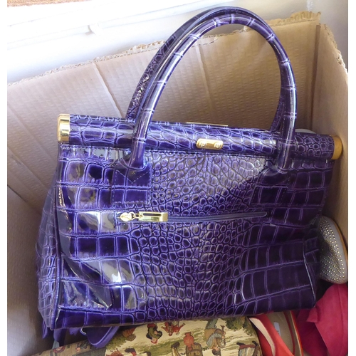 41 - Ladies fashion accessories: to include purses, handbags and shoes, with examples by DKNY, Roman Terv... 