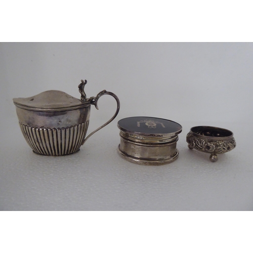 14 - Silver collectables: to include a trinket box with a hinged tortoiseshell lid  London 1920