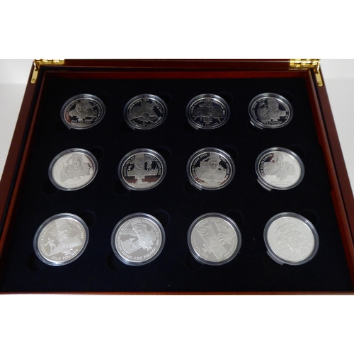 168 - A set of eighteen British Five Pounds proof coins, in a tray fitted presentation case 