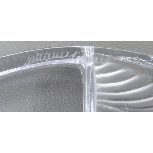 179 - A Lalique opaque glass ashtray  6