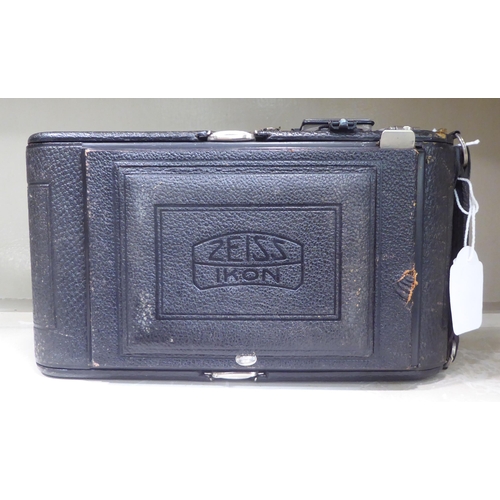 184 - A Zeiss Ikon Compur bellows camera