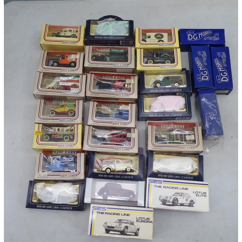 21 - Diecast model vehicles: to include a DG Models Packard  boxed