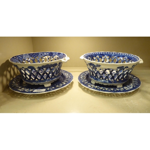 291 - Four items of 19thC Copeland Spode tableware, decorated in blue and white 