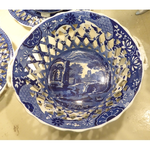 291 - Four items of 19thC Copeland Spode tableware, decorated in blue and white 