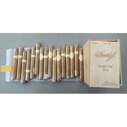 336 - Cigars: to include approx. twenty Monte Cristo Habana's 