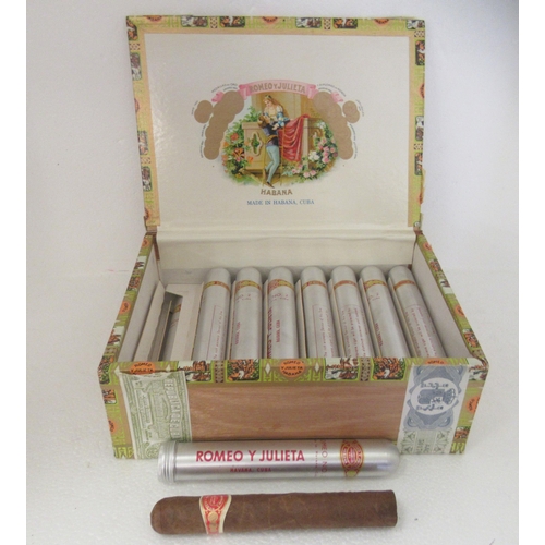 340 - Cigars: to include sixteen Romeo Julieta 