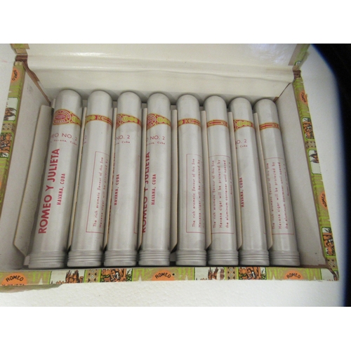 340 - Cigars: to include sixteen Romeo Julieta 