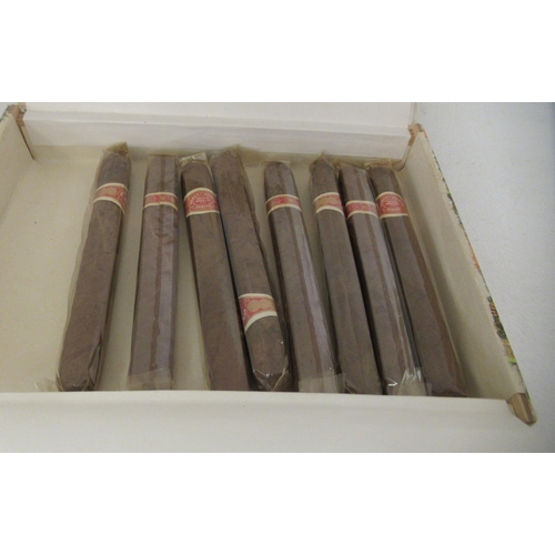 340 - Cigars: to include sixteen Romeo Julieta 