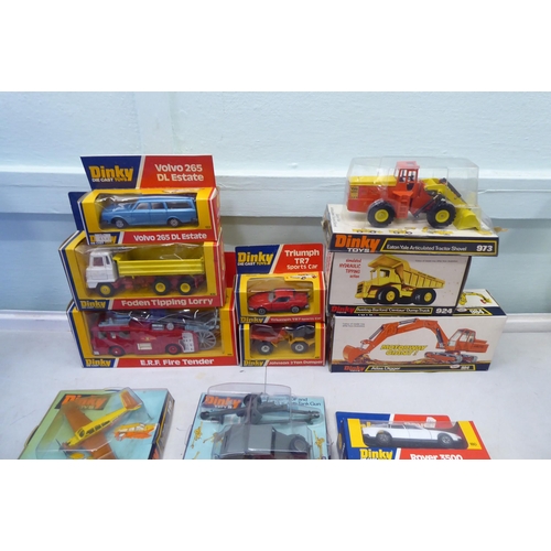 39 - Diecast model vehicles: to include a Dinky Fire Tender  boxed