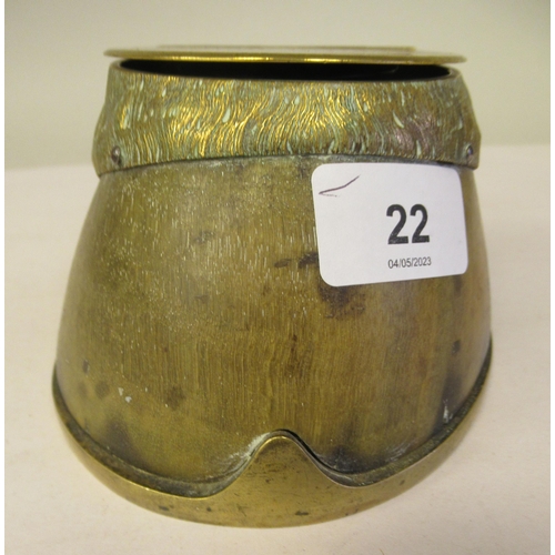 22 - An Edwardian cast brass mounted horse's hoof inkwell with a hinged cap, inscribed 'Cordon Jan 30 190... 