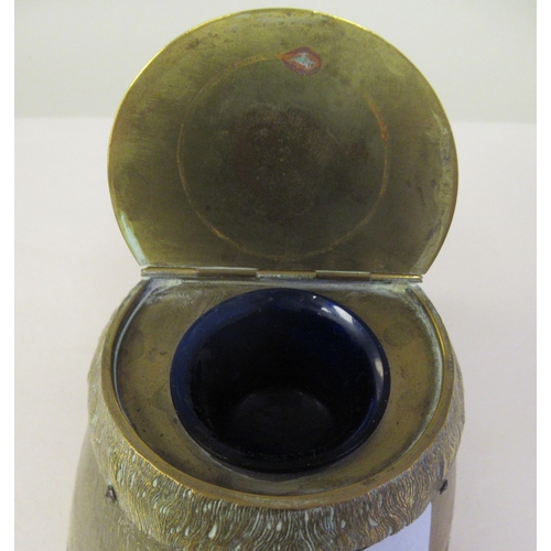 22 - An Edwardian cast brass mounted horse's hoof inkwell with a hinged cap, inscribed 'Cordon Jan 30 190... 