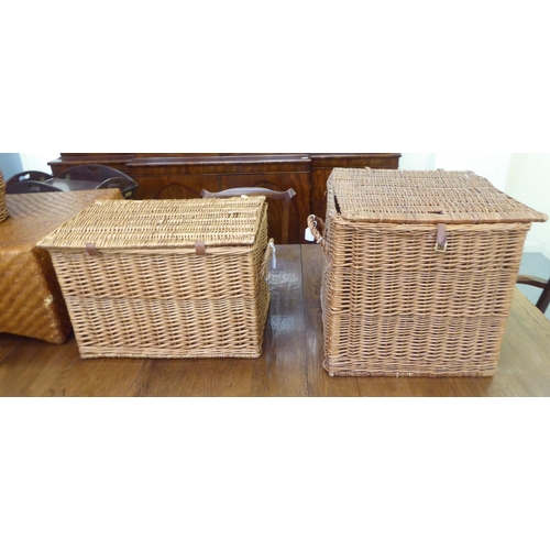 101 - Wicker collectables: to include a basket with a hinged top