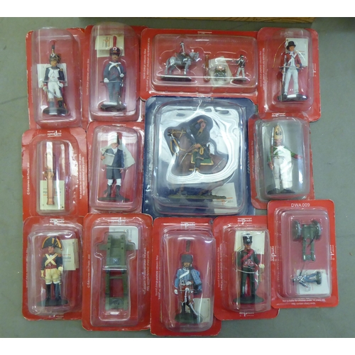 168 - Approx. thirty Del Prado diecast lead model soldiers, knights and weapons  boxed