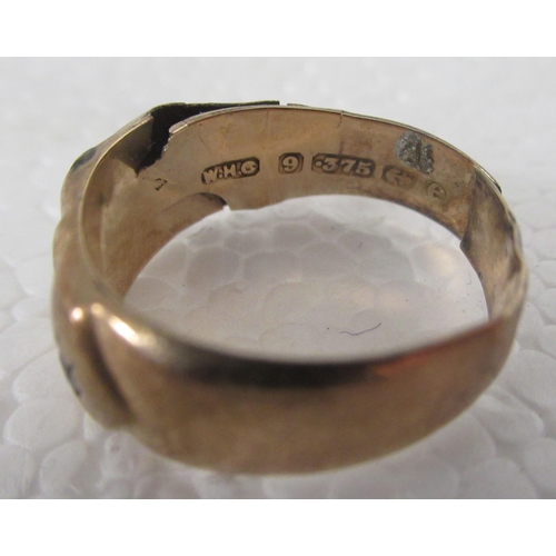 197 - Gold collectables: to include a 22ct band ring