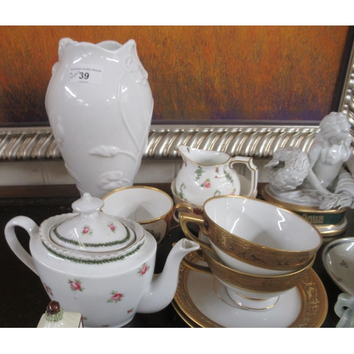 39 - 19th & 20thC ceramics: to include a Newhall china tea bowl and saucer