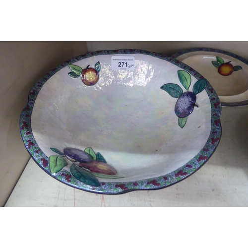 271 - A Carlton Ware china lustre glazed fruit service, comprising a fruit bowl and five side bowls