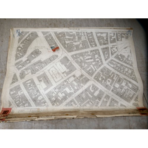 155 - An uncollated collection of mainly early 20thC 1/2500 scale and other Ordnance Survey and other UK c... 