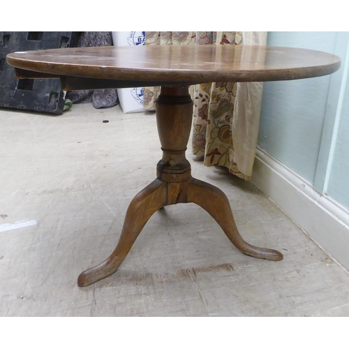 132 - Small furniture, viz. a George III mahogany pedestal table  21.5