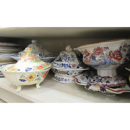 152 - 19thC table ceramics, mainly Masons Ironstone and similarly decorated plates and tureens 