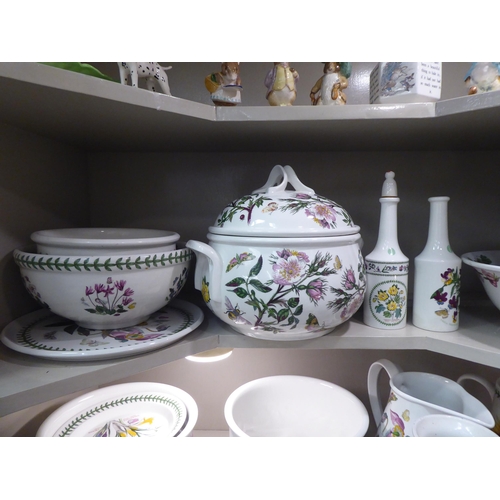 214 - Portmeirion china Botanic garden and similar pattern tableware 