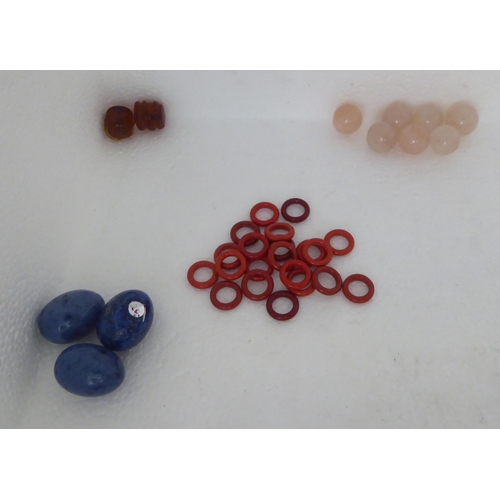 335 - Semi-precious gemstones and beads: to include amethysts