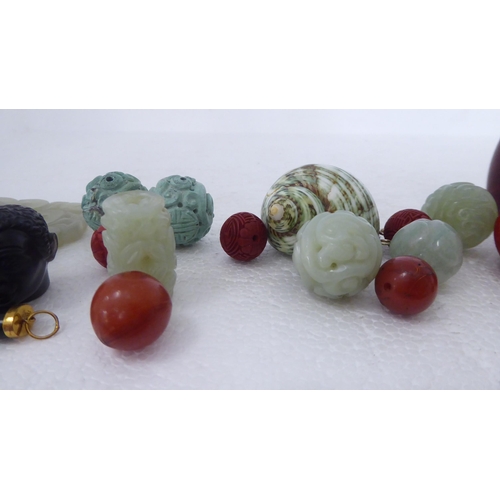 336 - Collectables: to include Chinese hardstone carved beads