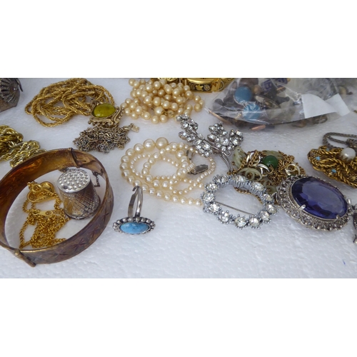 347 - Costume jewellery and accessories: to include rings, bracelets and cigarette cased 