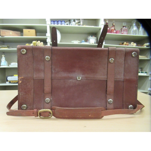 391 - An early mid 20thC Carell mid tan coloured, moulded and stitched hide Gladstone bag with lacquered b... 