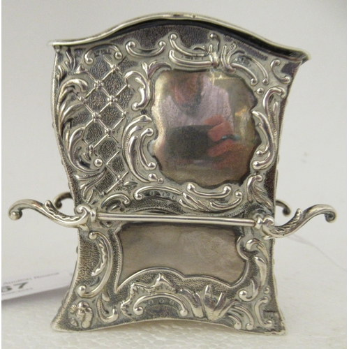 67 - A late Victorian Edward & Son's silver playing card box, fashioned as a sedan chair  London 1899... 