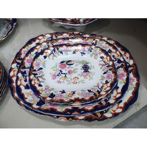 106 - A late Victorian Ridgway china Simlay pattern dinner service