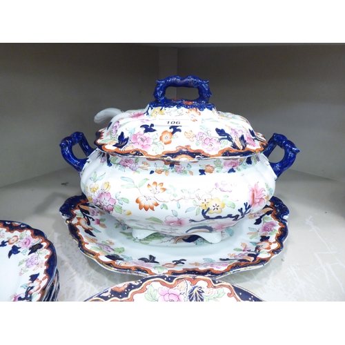 106 - A late Victorian Ridgway china Simlay pattern dinner service