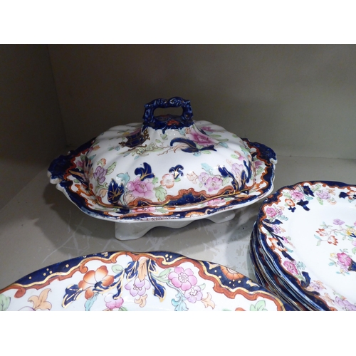 106 - A late Victorian Ridgway china Simlay pattern dinner service