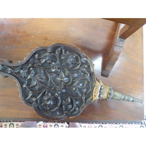 114 - A 1920s mahogany firescreen with a tapestry panel, featuring a Chinese garden and floral  30