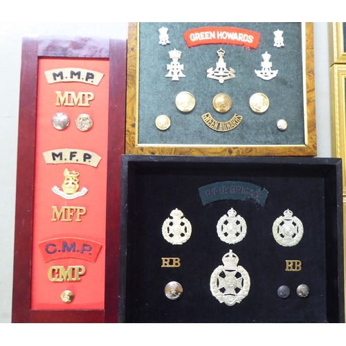 122 - Miscellaneous British regimental badges, uniform titles and associated insignia, some copies, all fr... 