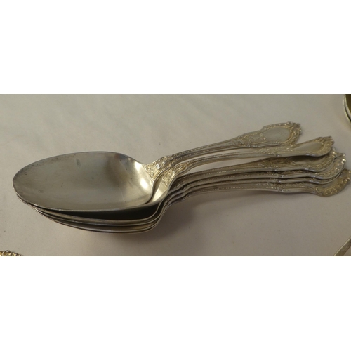 169 - Sterling silver cutlery and flatware, on decoratively cast bell flowers and scrolled handles, viz. t... 