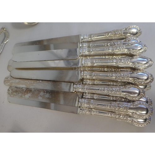 169 - Sterling silver cutlery and flatware, on decoratively cast bell flowers and scrolled handles, viz. t... 