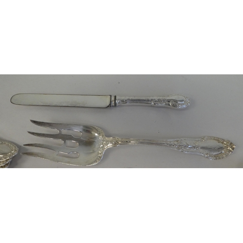 169 - Sterling silver cutlery and flatware, on decoratively cast bell flowers and scrolled handles, viz. t... 